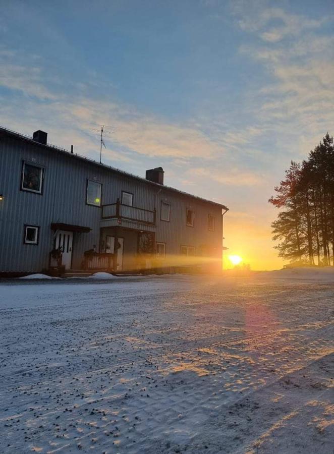 Foellinge Bed And Breakfast, Cafe Och Kakeria Follinge Экстерьер фото